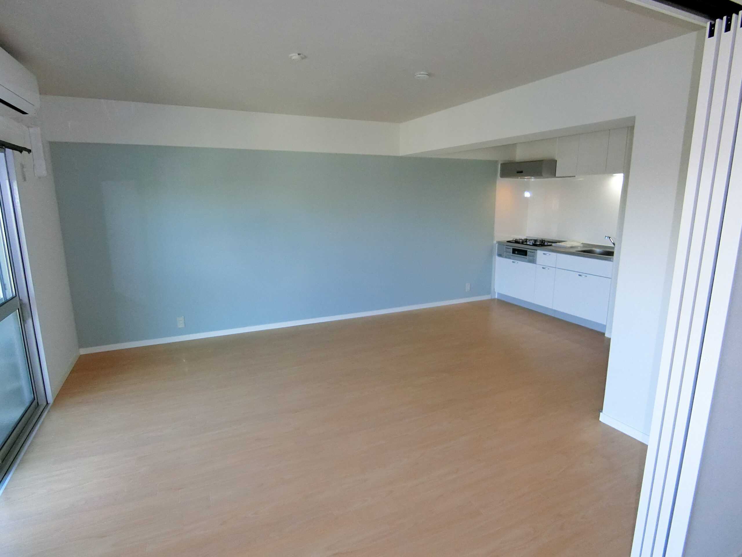 冨岡シーサイドコーポ　リビングⅢ