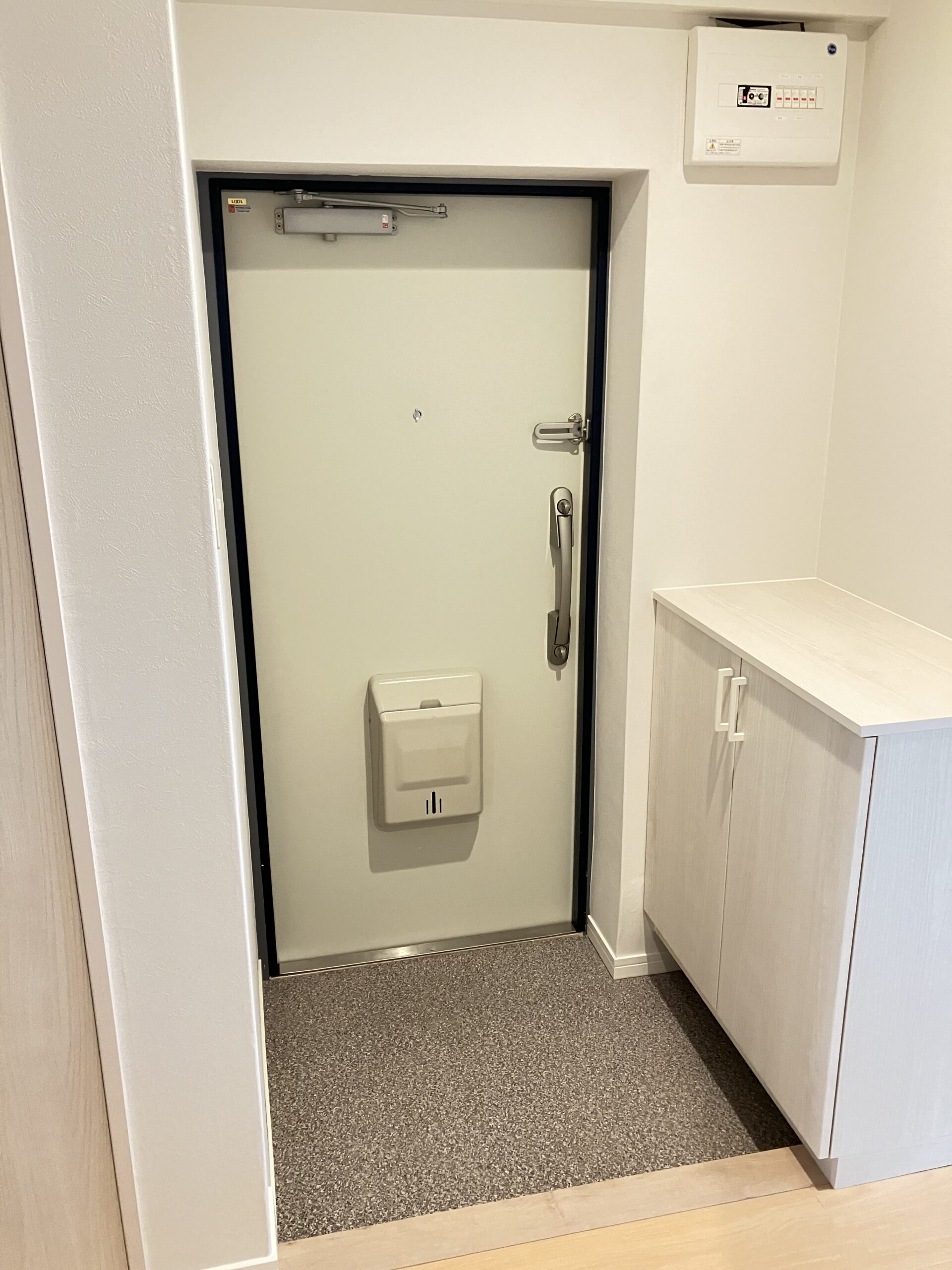 冨岡シーサイドコーポ　玄関